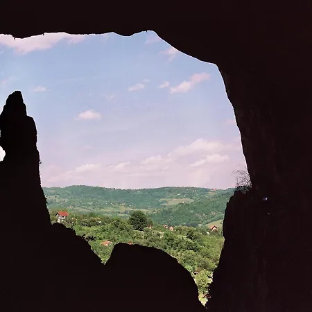 Terzica Avlija לינה וארוחת בוקר *