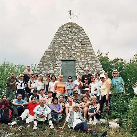 Terzica Avlija לינה וארוחת בוקר *