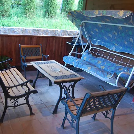 Terzica Avlija לינה וארוחת בוקר